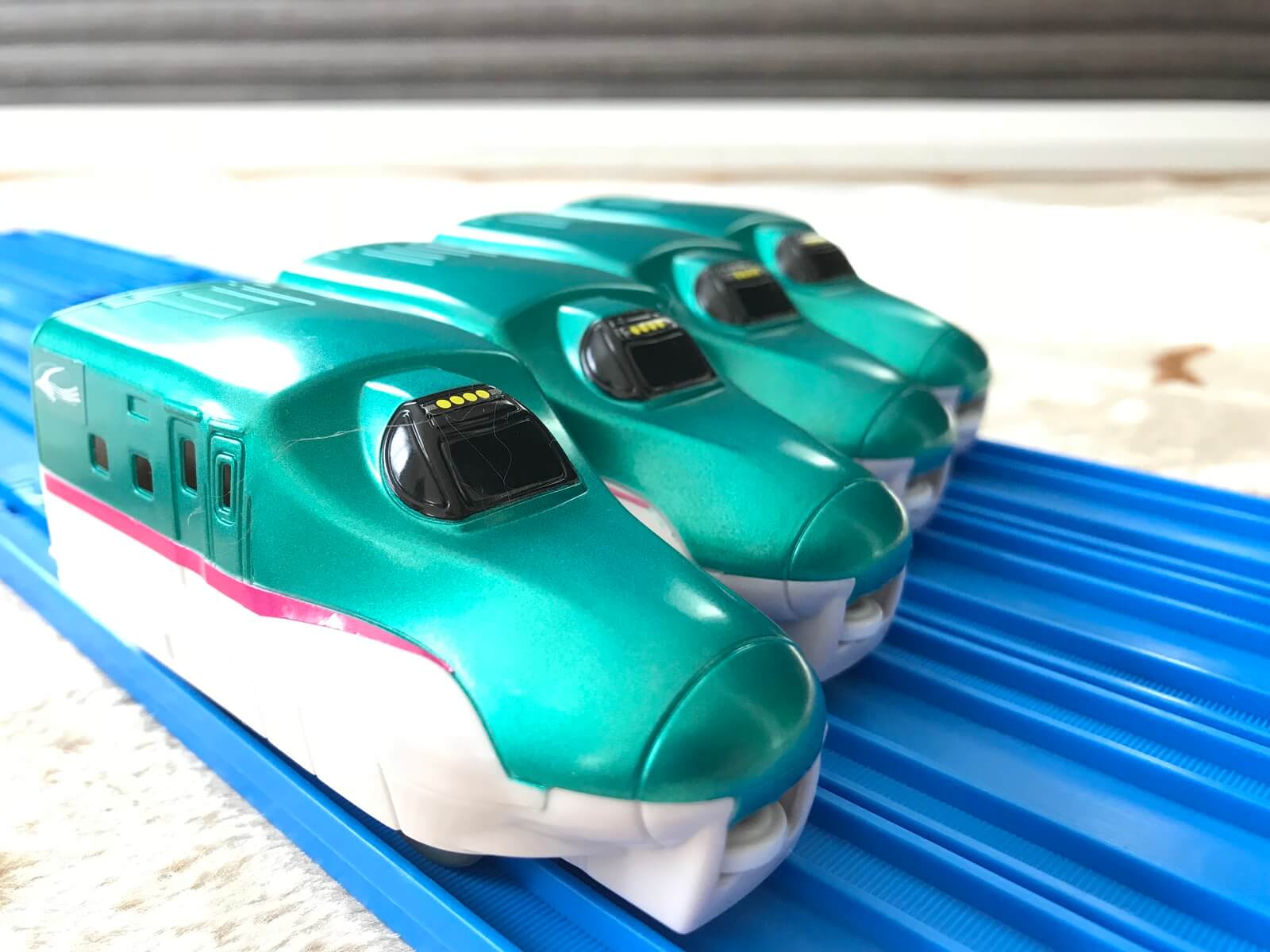 結局おんなじものが出てしまうハッピーセットのプラレール