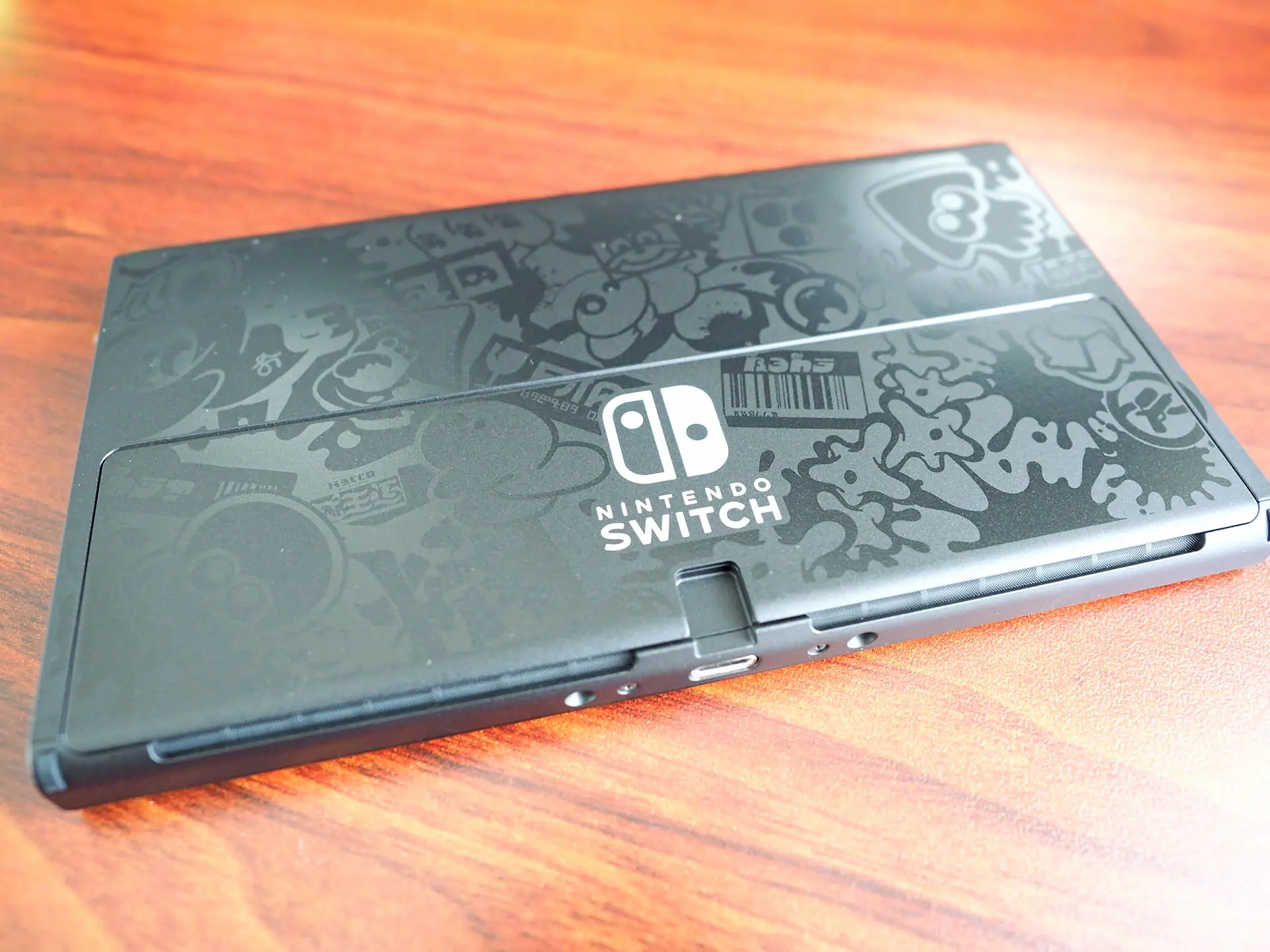 ドックも本体もコントローラーもイカ・イカ・イカ!Nintendo ドックも本体もコントローラーもイカ・イカ・イカ!Nintendo